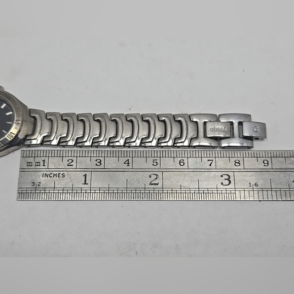 Womens Guess Watch G75467L Silver Tone 25mm Round Date Dial New Battery - Picture 8 of 10